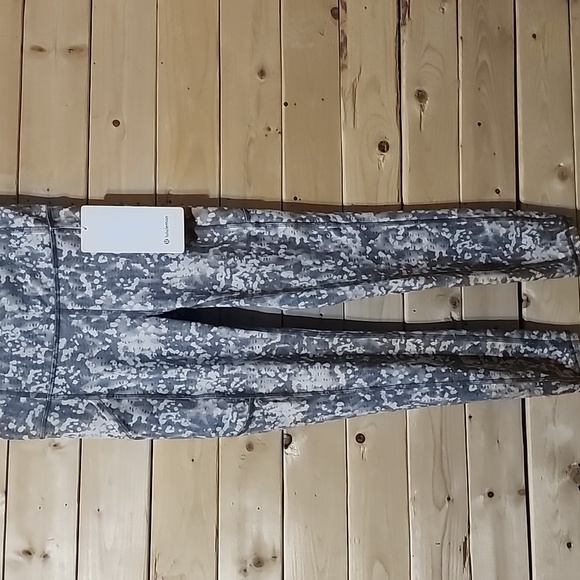 lululemon athletica Pants - Lululemon High Rise Invigorate  NWT  Tights Leggings Size 4